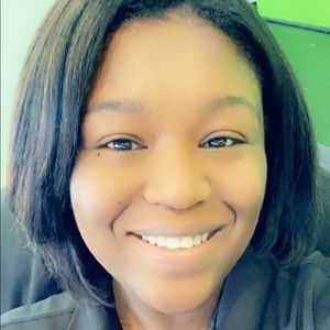 Meet your Posher, Zakiya